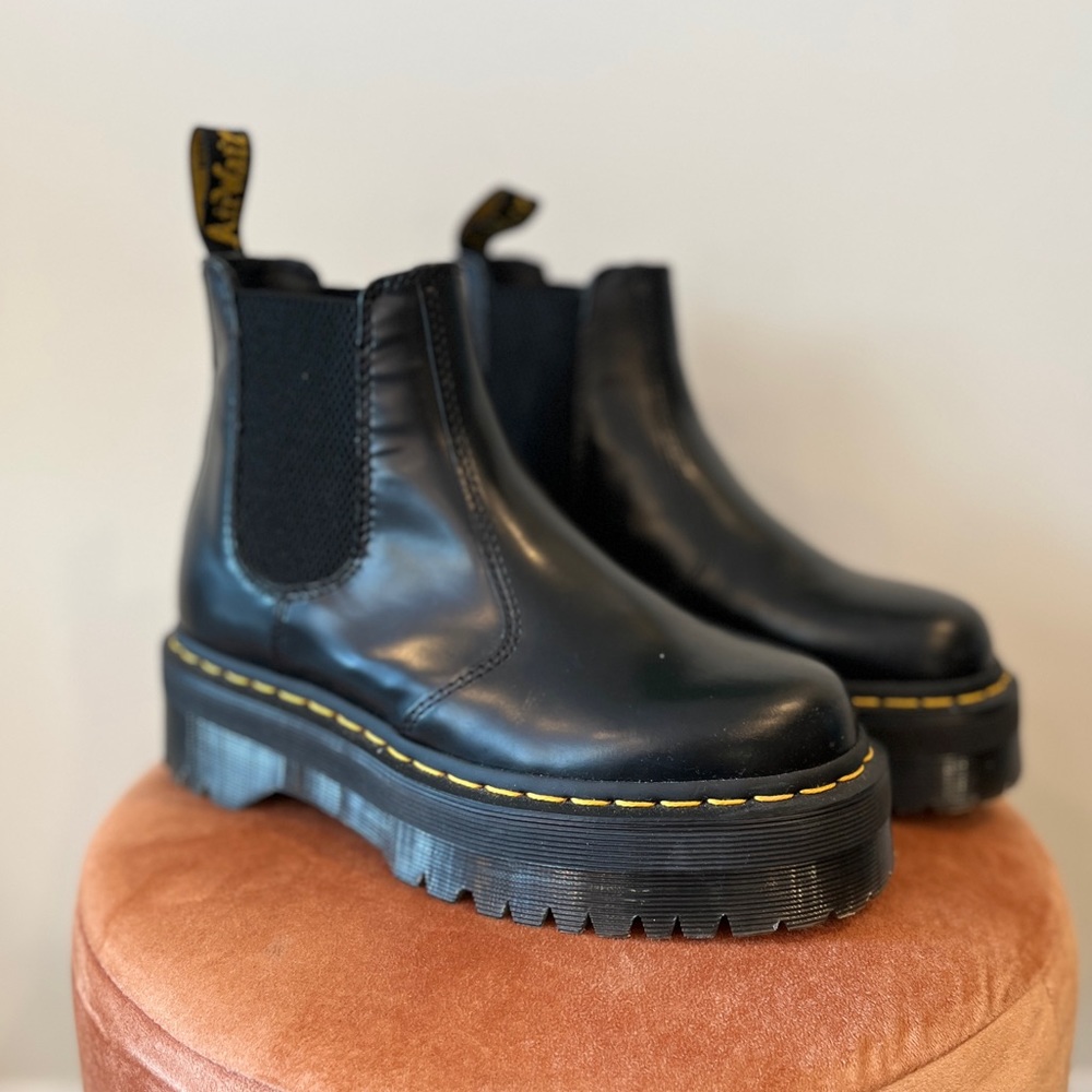 Dr Martens Platform Smooth Chelsea Boot